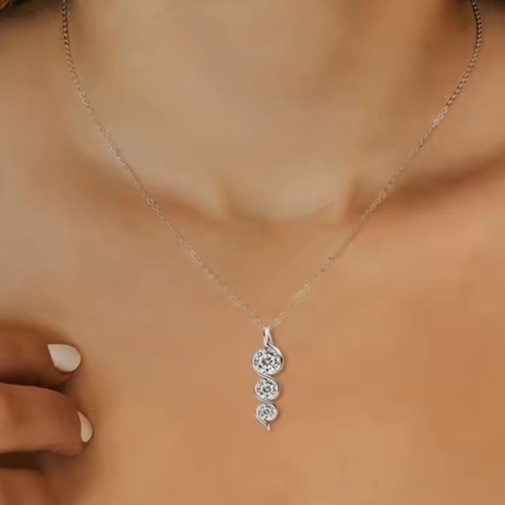 New GRA Certified Moissanite Diamond Necklace
